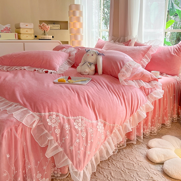 91家纺网 家纺一手货源 找家纺 唐人居 2025新款宝宝绒蕾丝花边四件套--米朵系列 米朵-樱桃粉