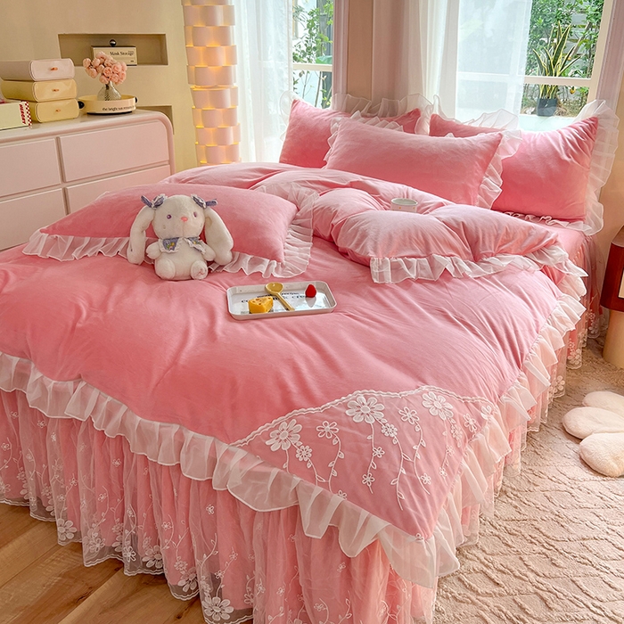 91家纺网 家纺一手货源 找家纺 唐人居 2025新款宝宝绒蕾丝花边四件套--米朵系列 米朵-樱桃粉