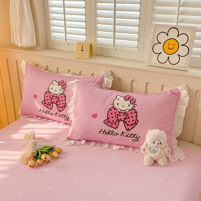 91家纺网 家纺一手货源 找家纺 2025新款大版三丽鸥系列 纯棉床单全棉床裙学生三四件套 花边款 花边款-凯蒂宝贝