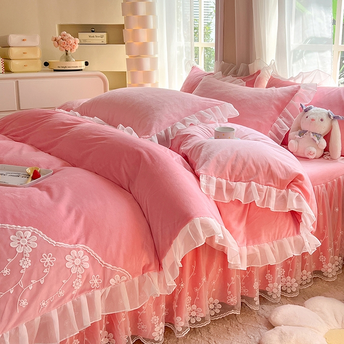 91家纺网 家纺一手货源 找家纺 唐人居 2025新款宝宝绒蕾丝花边四件套--米朵系列 米朵-樱桃粉