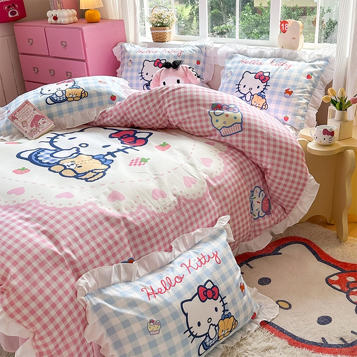 91家纺网 家纺一手货源 找家纺 2025新款大版三丽鸥系列 纯棉床单全棉床裙学生三四件套 花边款 奶油凯蒂猫-白花边