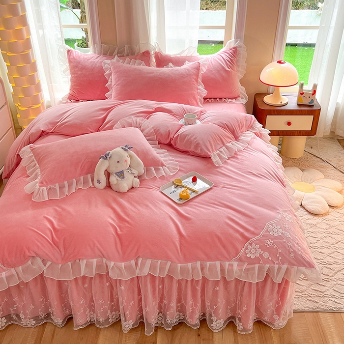 91家纺网 家纺一手货源 找家纺 唐人居 2025新款宝宝绒蕾丝花边四件套--米朵系列 米朵-樱桃粉