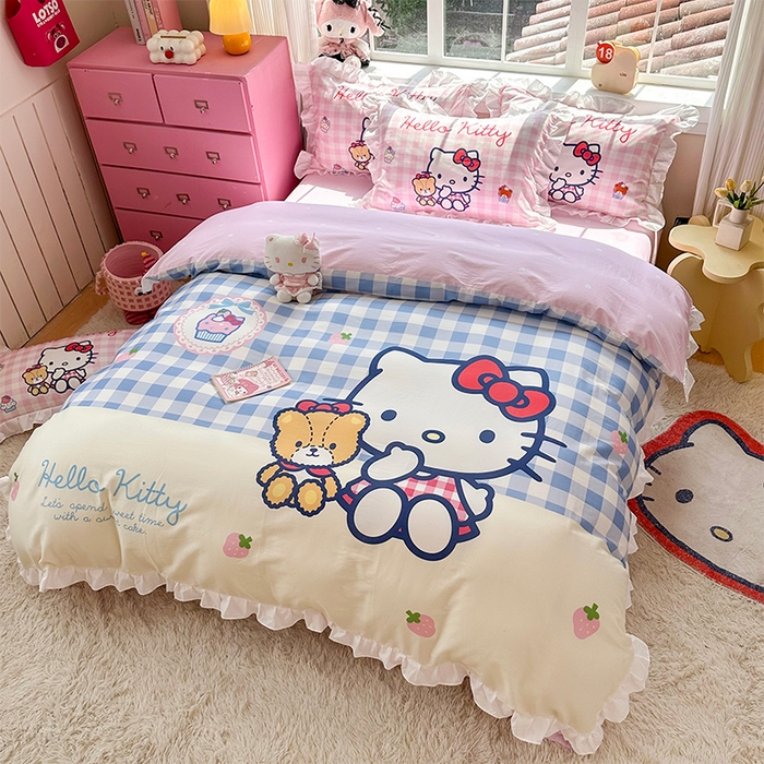 91家纺网 家纺一手货源 找家纺 2025新款大版三丽鸥系列 纯棉床单全棉床裙学生三四件套 花边款 凯蒂猫和熊-白花边