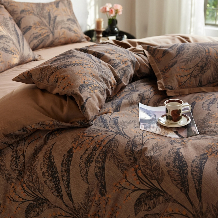 91家纺网 家纺一手货源 找家纺 千朵森 2025新款全棉拼角印花磨毛四件套 秋穗