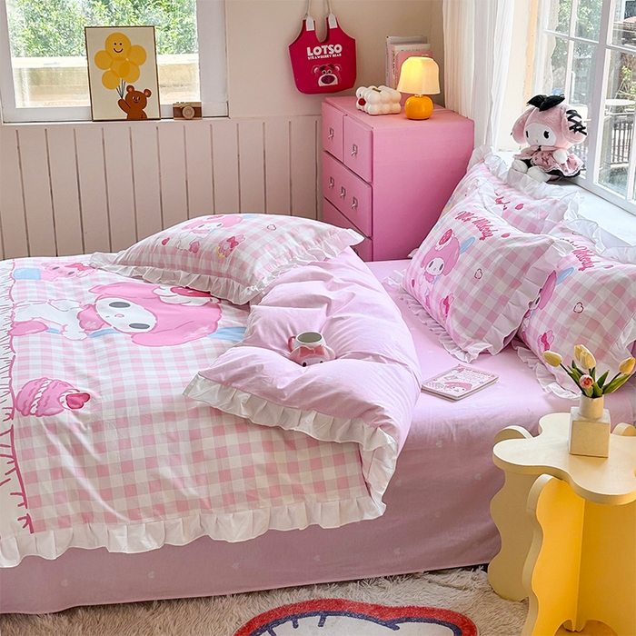 91家纺网 家纺一手货源 找家纺 2025新款大版三丽鸥系列 纯棉床单全棉床裙学生三四件套 花边款 星黛美乐蒂-白花边