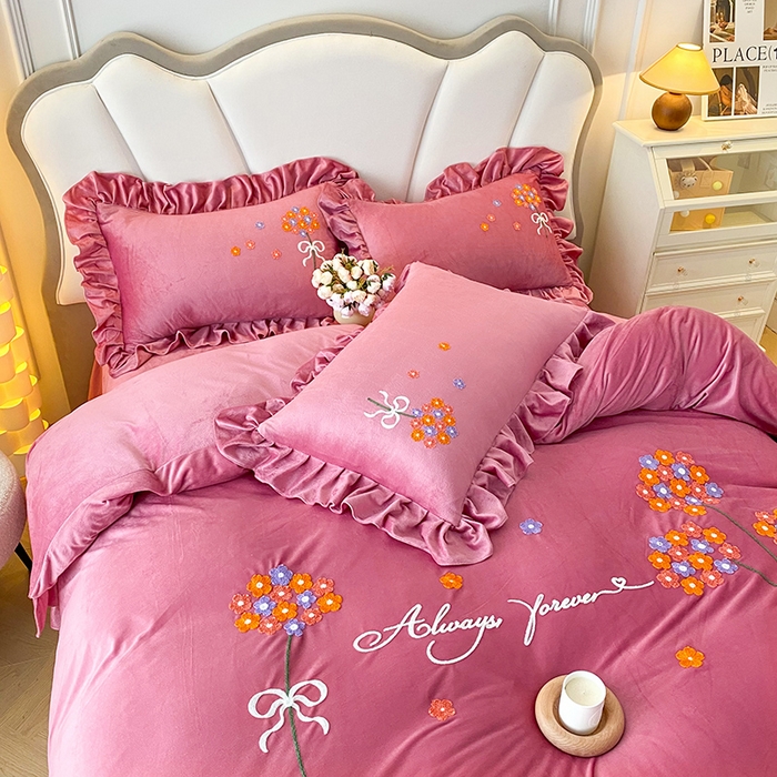 91家纺网 家纺一手货源 找家纺 唐人居 2025新款水晶绒毛巾绣四件套--幸福花开系列 幸福花开-豆沙