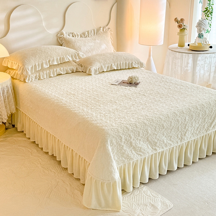 91家纺网 家纺一手货源 找家纺 （总）唐人居 2025新款雕花牛奶绒花边款四件套--摩卡庄园系列