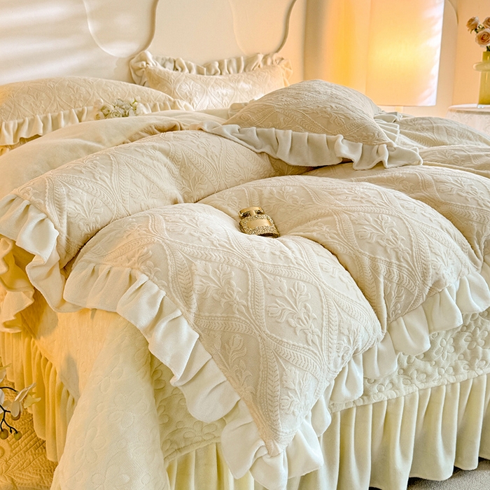 91家纺网 家纺一手货源 找家纺 （总）唐人居 2025新款雕花牛奶绒花边款四件套--摩卡庄园系列