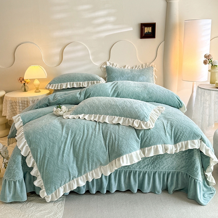 91家纺网 家纺一手货源 找家纺 唐人居 2025新款雕花牛奶绒花边款四件套--摩卡庄园系列 摩卡庄园-水兰