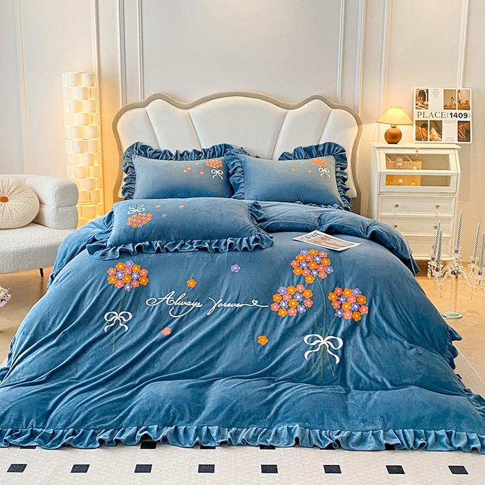 91家纺网 家纺一手货源 找家纺 唐人居 2025新款水晶绒毛巾绣四件套--幸福花开系列 幸福花开-水蓝