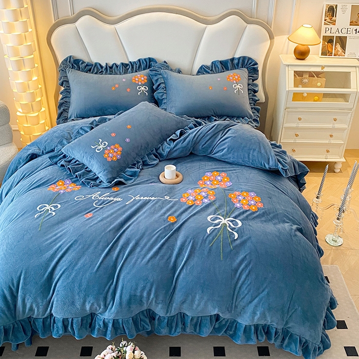 91家纺网 家纺一手货源 找家纺 唐人居 2025新款水晶绒毛巾绣四件套--幸福花开系列 幸福花开-水蓝