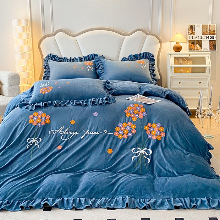 91家纺网 家纺一手货源 找家纺 唐人居 2025新款水晶绒毛巾绣四件套--幸福花开系列 幸福花开-水蓝