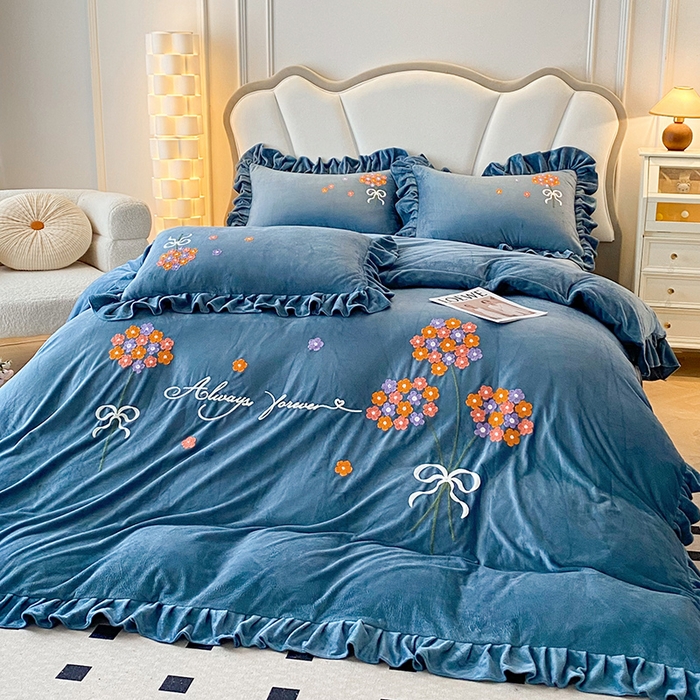 91家纺网 家纺一手货源 找家纺 唐人居 2025新款水晶绒毛巾绣四件套--幸福花开系列 幸福花开-水蓝