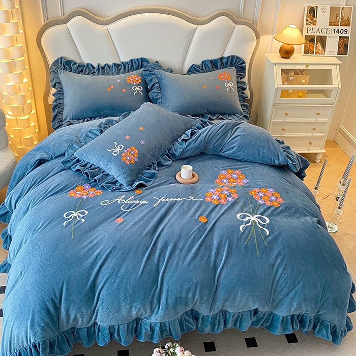 91家纺网 家纺一手货源 找家纺 唐人居 2025新款水晶绒毛巾绣四件套--幸福花开系列 幸福花开-水蓝