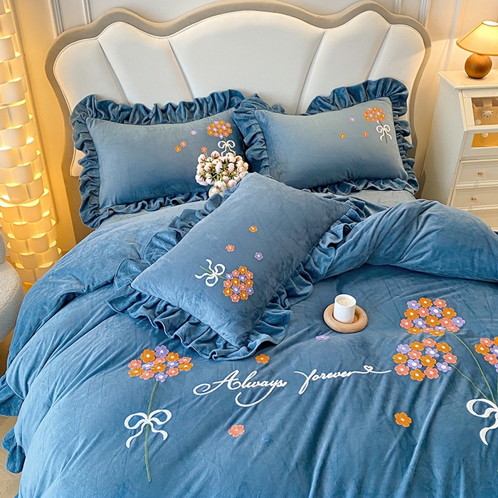 91家纺网 家纺一手货源 找家纺 唐人居 2025新款水晶绒毛巾绣四件套--幸福花开系列 幸福花开-水蓝