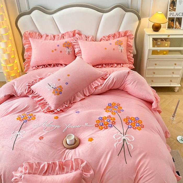 91家纺网 家纺一手货源 找家纺 唐人居 2025新款水晶绒毛巾绣四件套--幸福花开系列 幸福花开-玉色