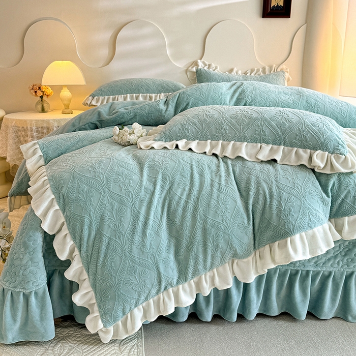 91家纺网 家纺一手货源 找家纺 唐人居 2025新款雕花牛奶绒花边款四件套--摩卡庄园系列 摩卡庄园-水兰