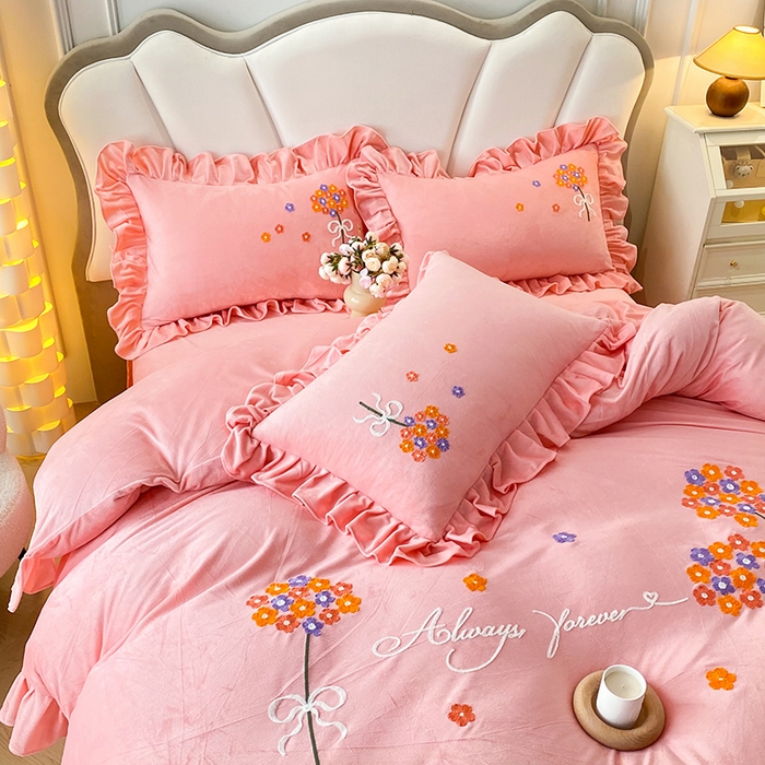 91家纺网 家纺一手货源 找家纺 唐人居 2025新款水晶绒毛巾绣四件套--幸福花开系列 幸福花开-玉色