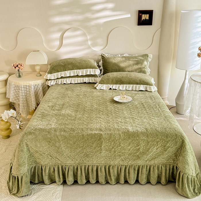 91家纺网 家纺一手货源 找家纺 唐人居 2025新款雕花牛奶绒花边款四件套--摩卡庄园系列 摩卡庄园-水绿