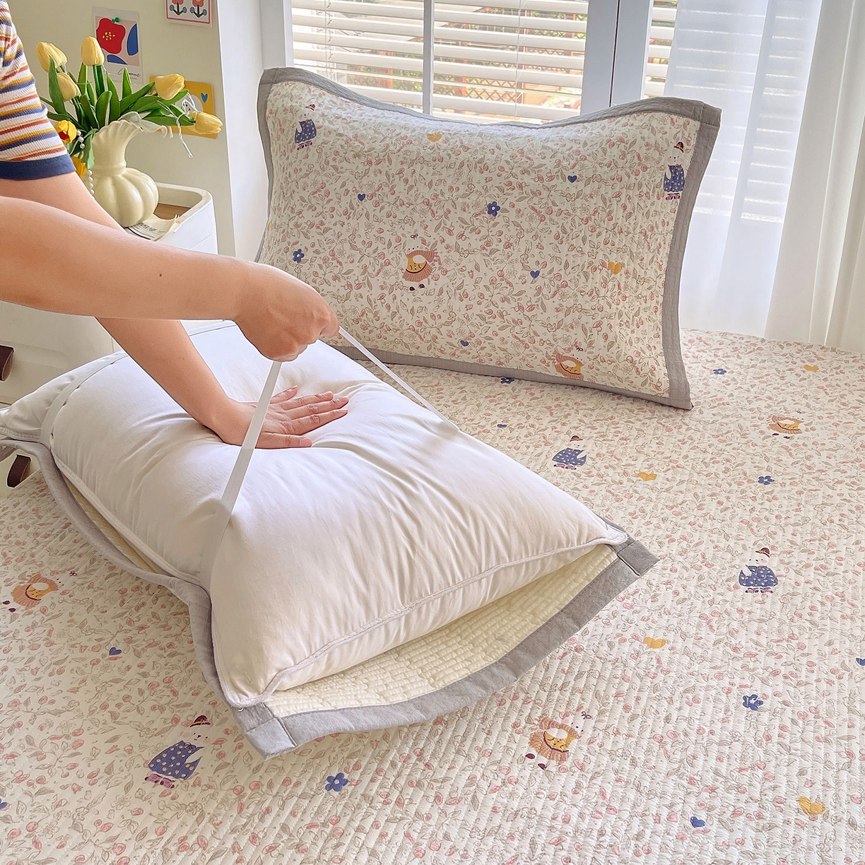 91家纺网 家纺一手货源 找家纺 雨彤家纺 2025新款A类双层纱夹棉单人枕巾 萌萌哒