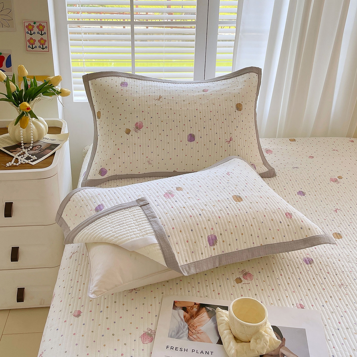 91家纺网 家纺一手货源 找家纺 雨彤家纺 2025新款A类双层纱夹棉单人枕巾 点点莓果