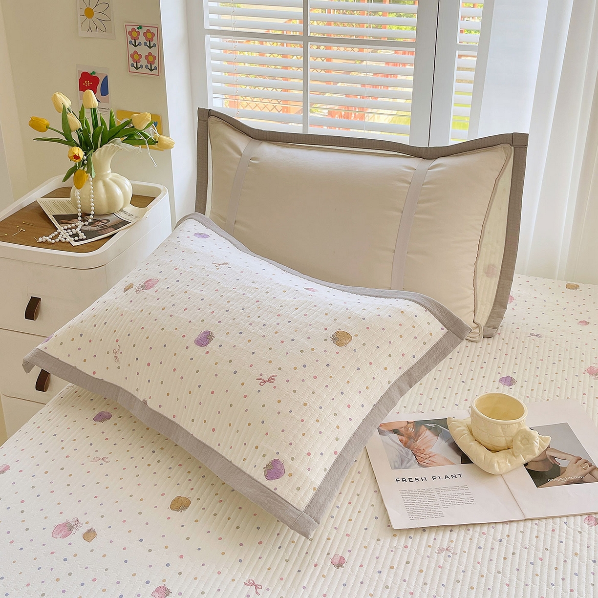 91家纺网 家纺一手货源 找家纺 雨彤家纺 2025新款A类双层纱夹棉单人枕巾 点点莓果