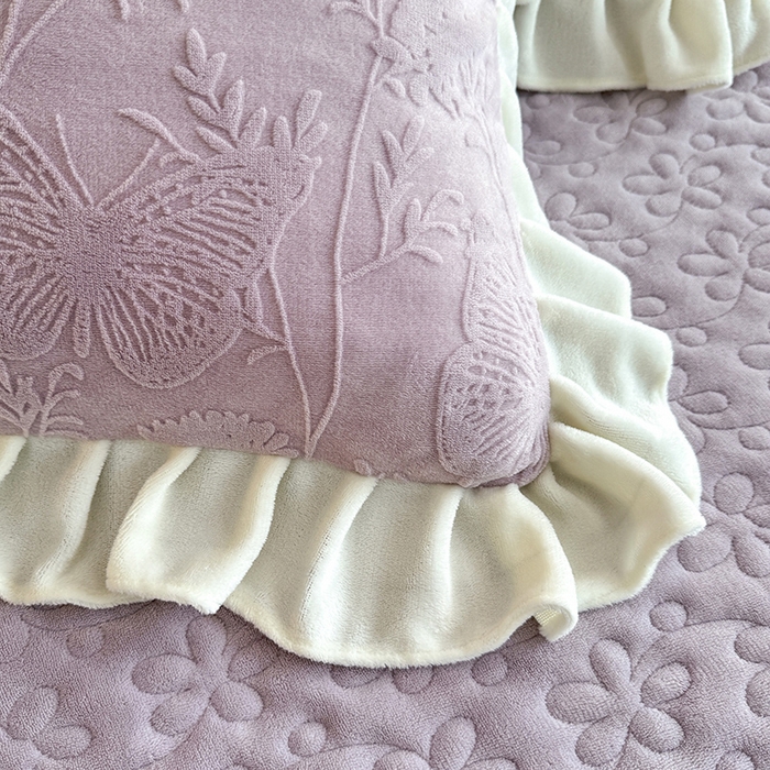 91家纺网 家纺一手货源 找家纺 唐人居 2025新款雕花牛奶绒花边款四件套--摩卡庄园系列 摩卡庄园-浅紫