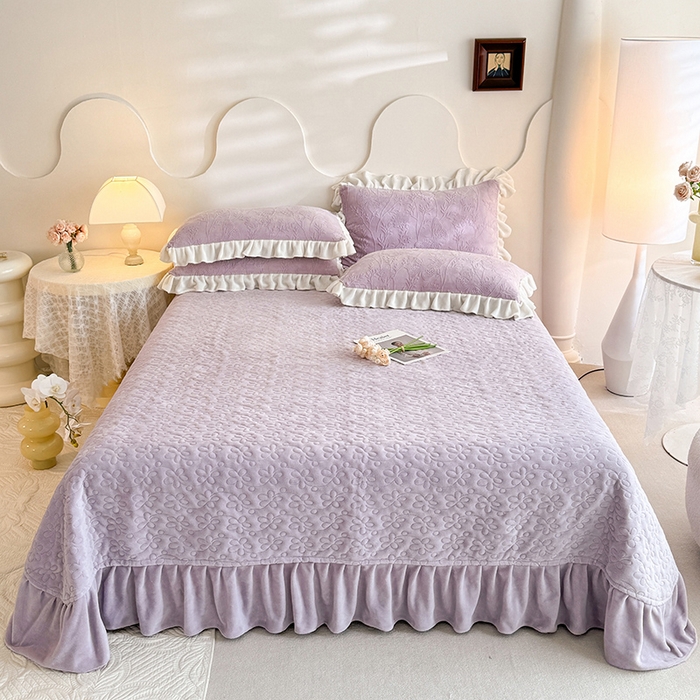 91家纺网 家纺一手货源 找家纺 唐人居 2025新款雕花牛奶绒花边款四件套--摩卡庄园系列 摩卡庄园-浅紫