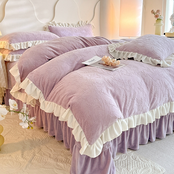 91家纺网 家纺一手货源 找家纺 唐人居 2025新款雕花牛奶绒花边款四件套--摩卡庄园系列 摩卡庄园-浅紫