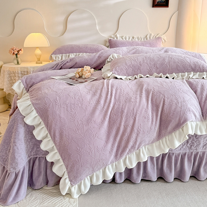 91家纺网 家纺一手货源 找家纺 唐人居 2025新款雕花牛奶绒花边款四件套--摩卡庄园系列 摩卡庄园-浅紫