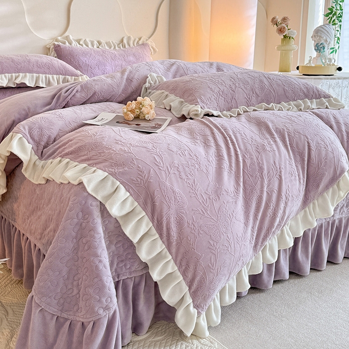 91家纺网 家纺一手货源 找家纺 唐人居 2025新款雕花牛奶绒花边款四件套--摩卡庄园系列 摩卡庄园-浅紫