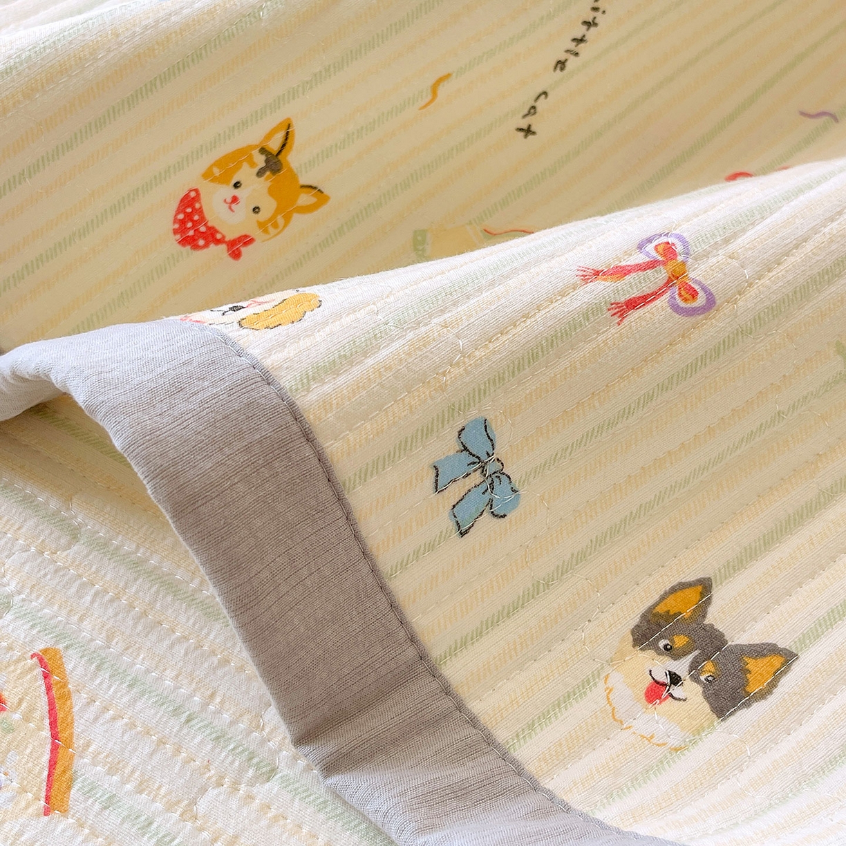 91家纺网 家纺一手货源 找家纺 雨彤家纺 2025新款A类双层纱夹棉单人枕巾 童趣涂鸦