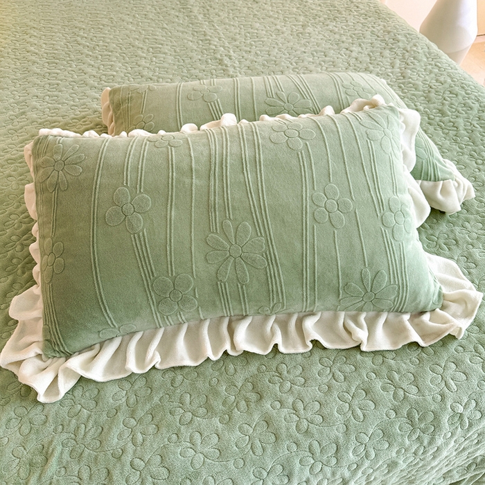 91家纺网 家纺一手货源 找家纺 唐人居 2025新款雕花牛奶绒花边款四件套--摩卡庄园系列 摩卡庄园-浅绿