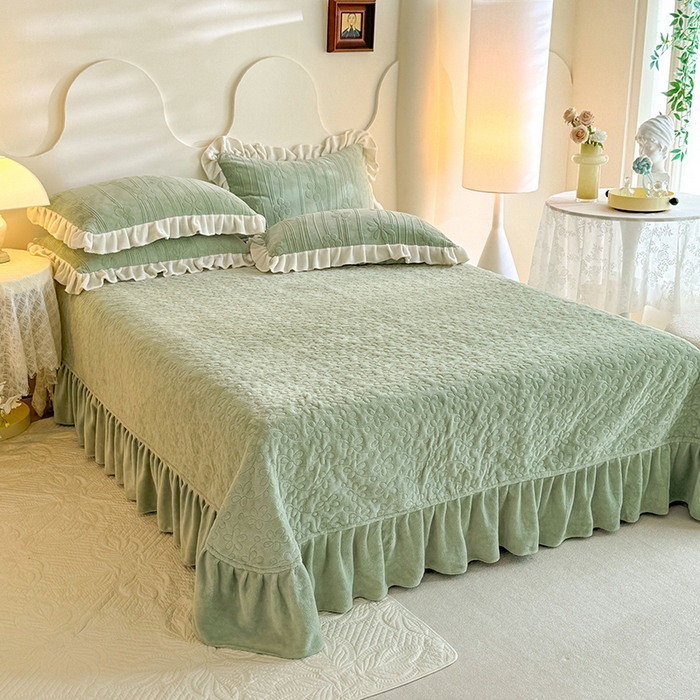 91家纺网 家纺一手货源 找家纺 唐人居 2025新款雕花牛奶绒花边款四件套--摩卡庄园系列 摩卡庄园-浅绿