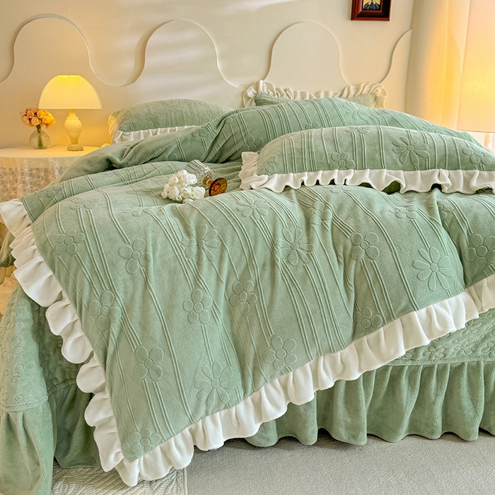 91家纺网 家纺一手货源 找家纺 唐人居 2025新款雕花牛奶绒花边款四件套--摩卡庄园系列 摩卡庄园-浅绿