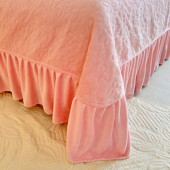 91家纺网 家纺一手货源 找家纺 唐人居 2025新款雕花牛奶绒花边款四件套--摩卡庄园系列 摩卡庄园-粉玉