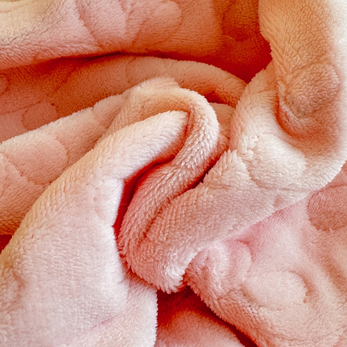 91家纺网 家纺一手货源 找家纺 唐人居 2025新款雕花牛奶绒花边款四件套--摩卡庄园系列 摩卡庄园-粉玉