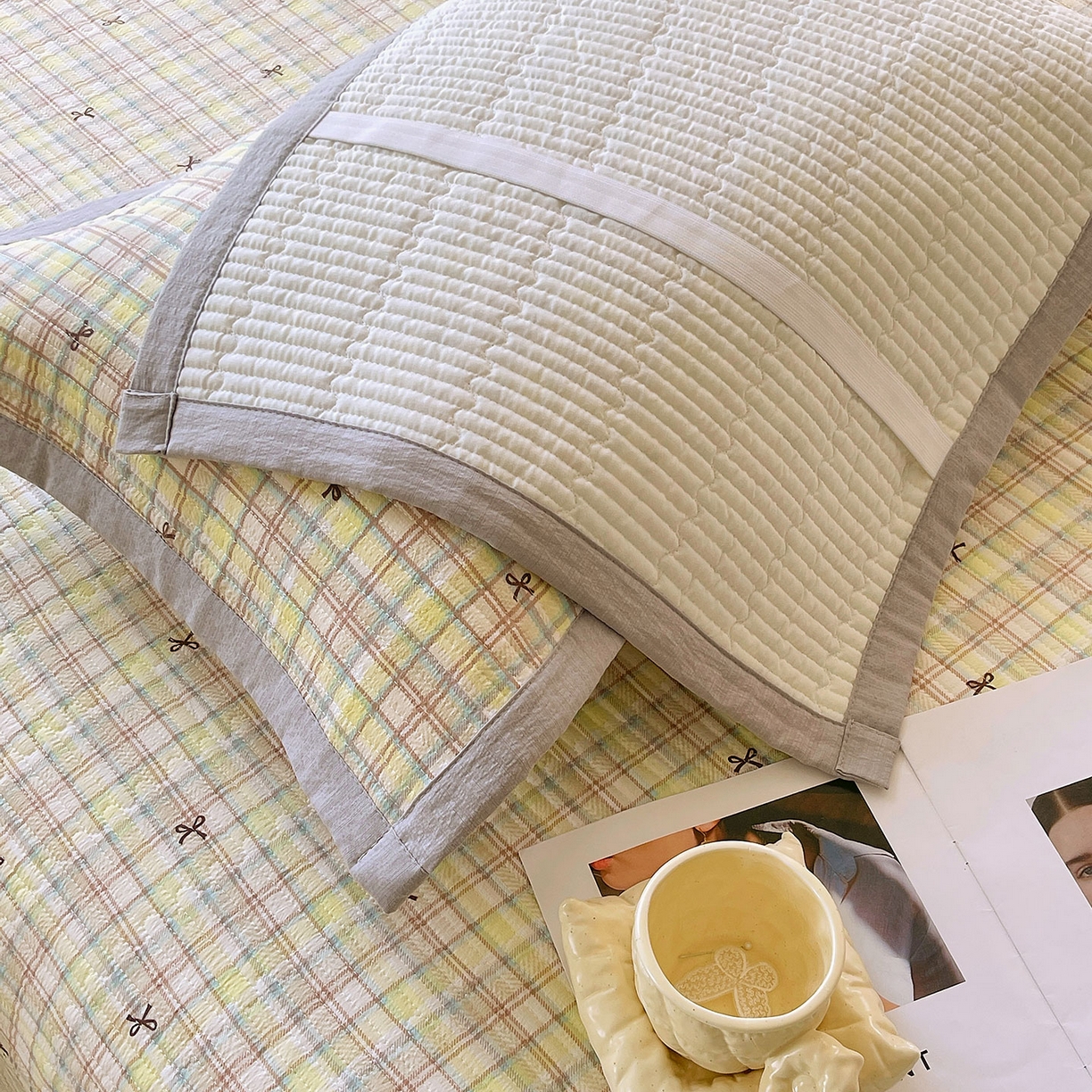 91家纺网 家纺一手货源 找家纺 雨彤家纺 2025新款A类双层纱夹棉单人枕巾 格调蝴蝶结