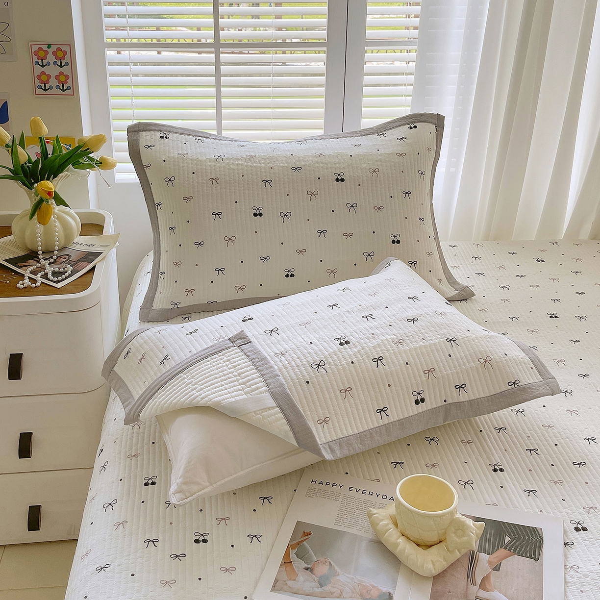 91家纺网 家纺一手货源 找家纺 雨彤家纺 2025新款A类双层纱夹棉单人枕巾 黑樱梦境