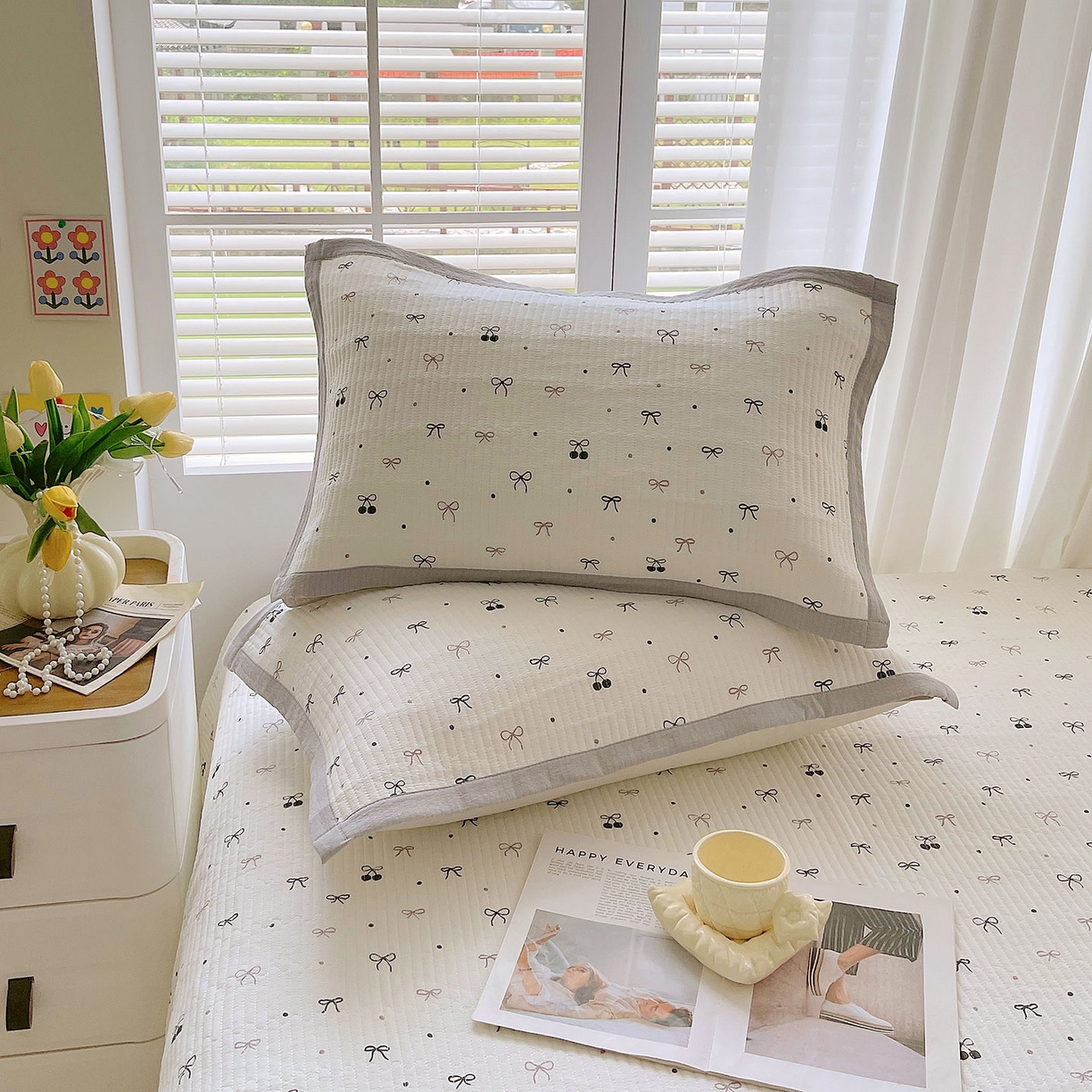 91家纺网 家纺一手货源 找家纺 雨彤家纺 2025新款A类双层纱夹棉单人枕巾 黑樱梦境