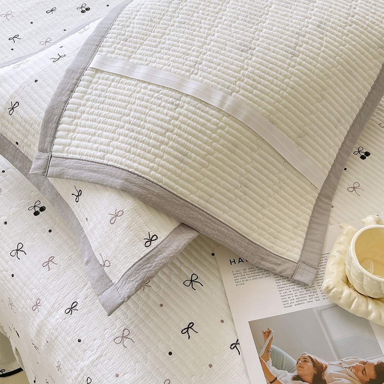 91家纺网 家纺一手货源 找家纺 雨彤家纺 2025新款A类双层纱夹棉单人枕巾 黑樱梦境