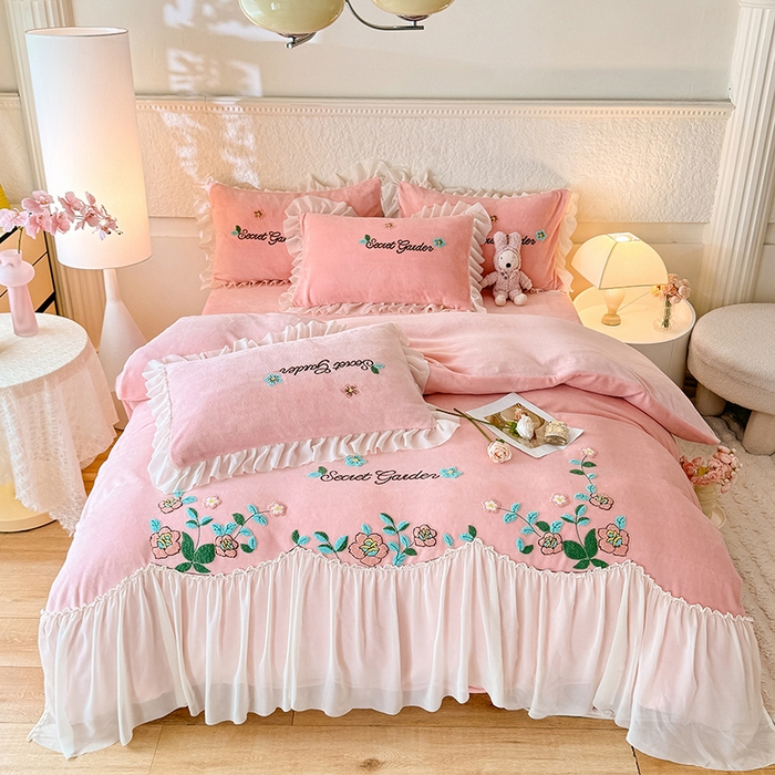 91家纺网 家纺一手货源 找家纺 唐人居 2025新款高克重牛奶绒毛巾绣四件套--繁花 繁花-浅粉