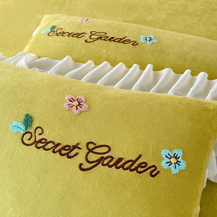 91家纺网 家纺一手货源 找家纺 唐人居 2025新款高克重牛奶绒毛巾绣四件套--繁花 繁花-黄色