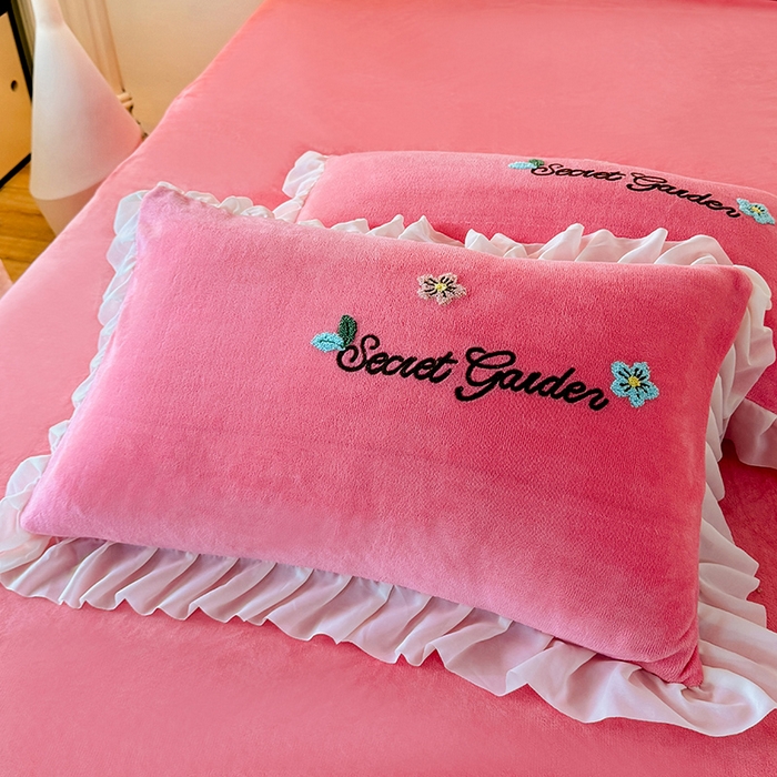 91家纺网 家纺一手货源 找家纺 唐人居 2025新款高克重牛奶绒毛巾绣四件套--繁花 繁花-玫红