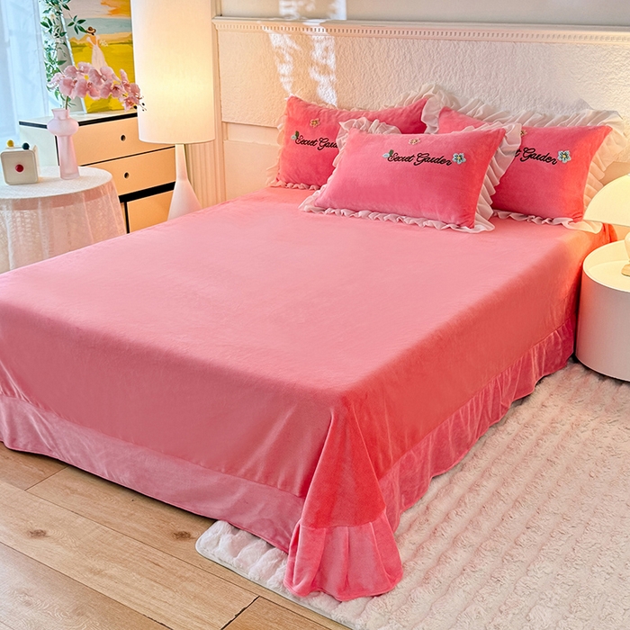 91家纺网 家纺一手货源 找家纺 唐人居 2025新款高克重牛奶绒毛巾绣四件套--繁花 繁花-玫红