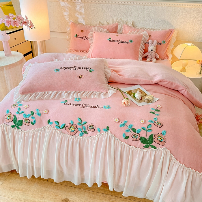 91家纺网 家纺一手货源 找家纺 唐人居 2025新款高克重牛奶绒毛巾绣四件套--繁花 繁花-浅粉