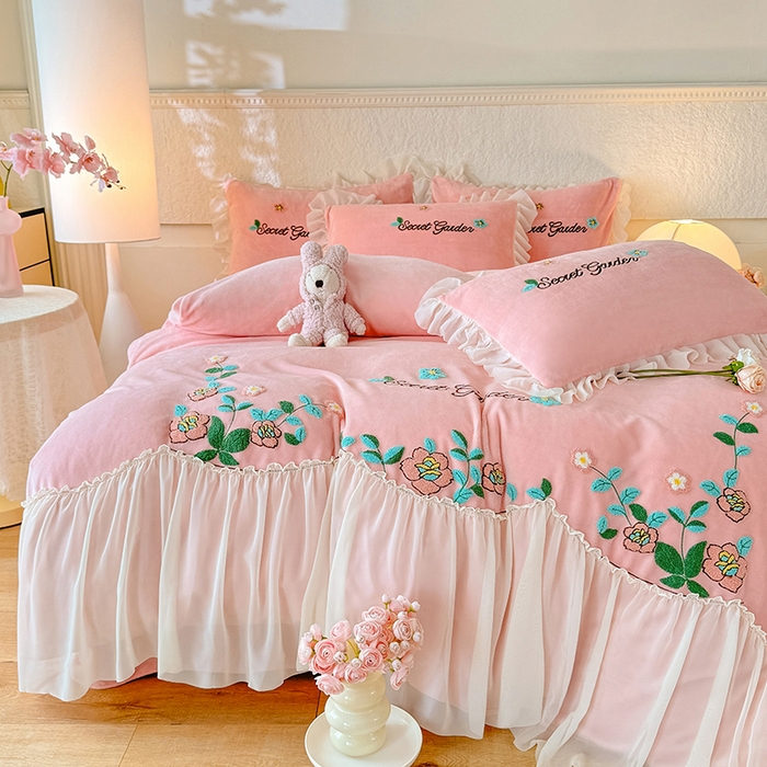 91家纺网 家纺一手货源 找家纺 唐人居 2025新款高克重牛奶绒毛巾绣四件套--繁花 繁花-浅粉