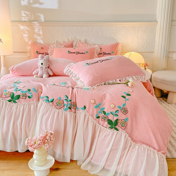 91家纺网 家纺一手货源 找家纺 唐人居 2025新款高克重牛奶绒毛巾绣四件套--繁花 繁花-浅粉