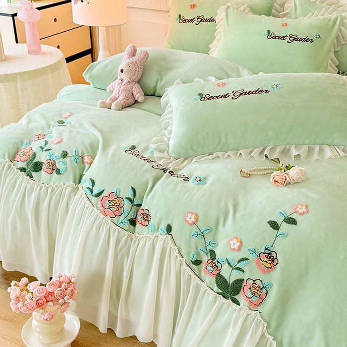 91家纺网 家纺一手货源 找家纺 唐人居 2025新款高克重牛奶绒毛巾绣四件套--繁花 繁花-浅绿