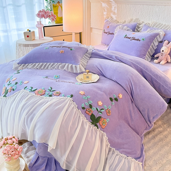 91家纺网 家纺一手货源 找家纺 唐人居 2025新款高克重牛奶绒毛巾绣四件套--繁花 繁花-紫色